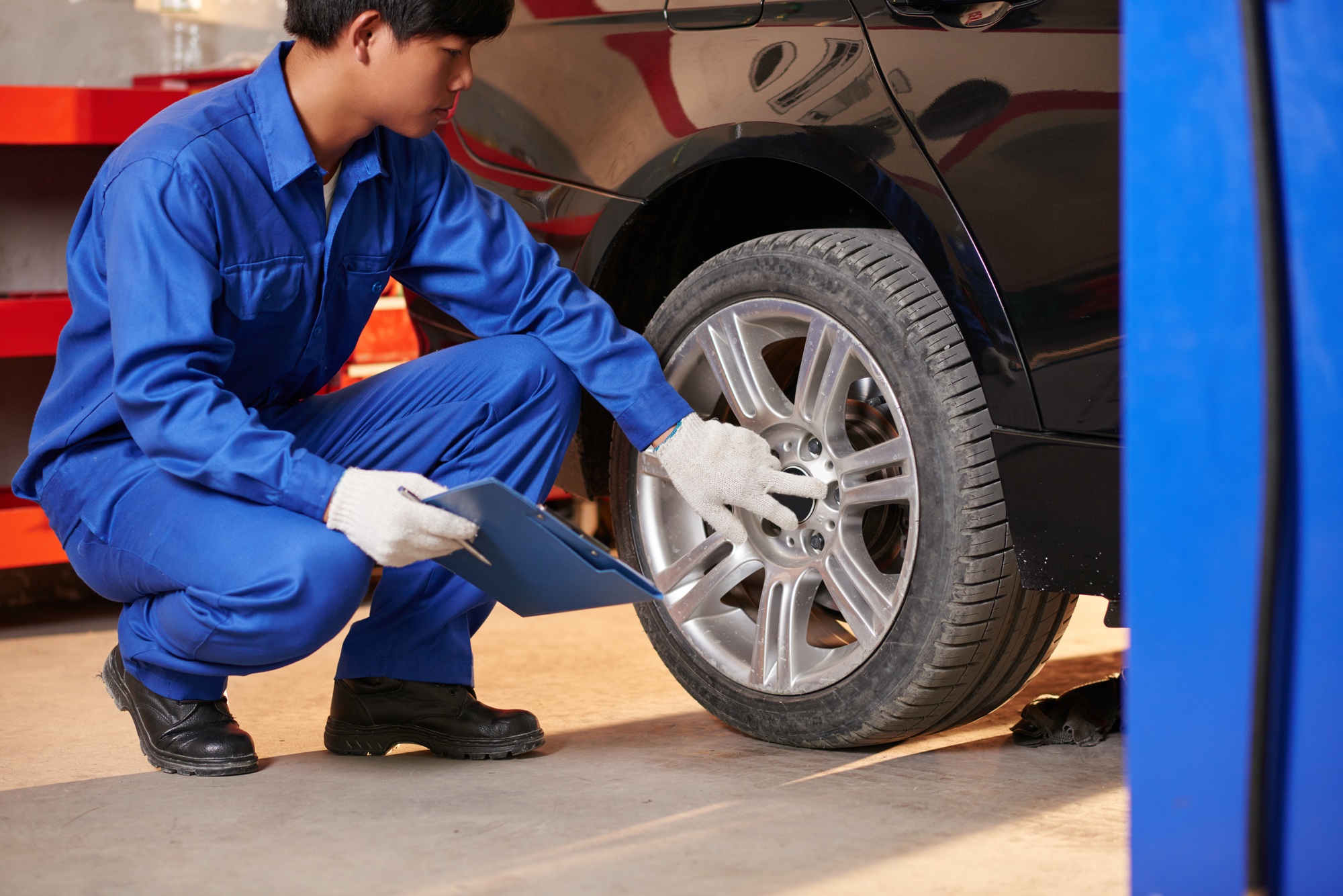 Checking tyre